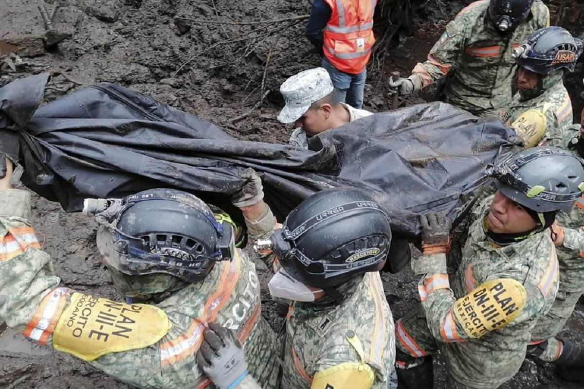 Al menos seis muertos deja un deslave por lluvias en Naucalpan, Estado de México